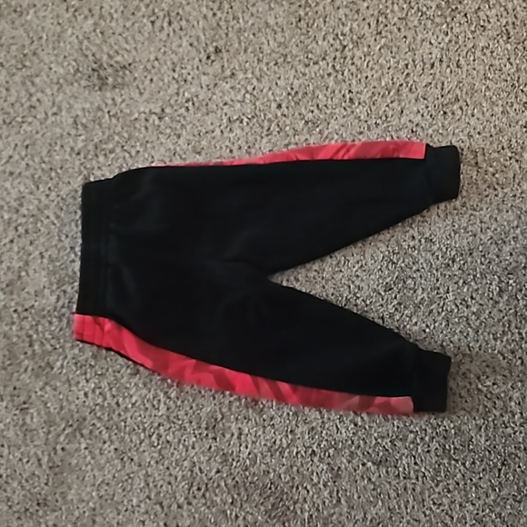 18M Jordan Sweatsuit- Red and Black - Picture 5 of 5